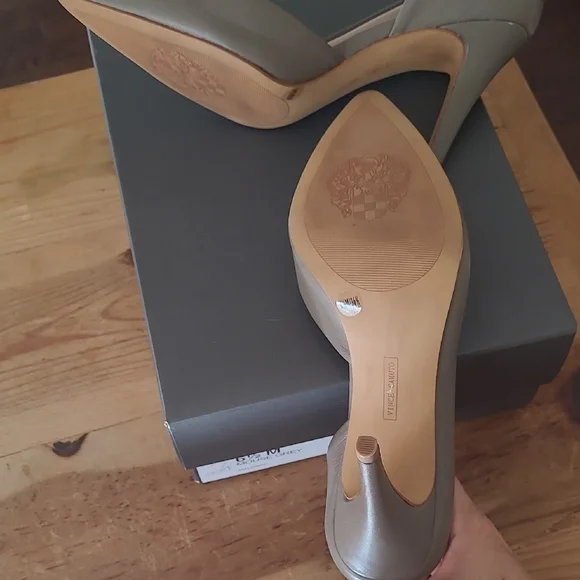 Vince Camuto Elona2 Leather Mouse Grey Taupe Women's Pumps Heels Size 6.5 - Picture 6 of 10
